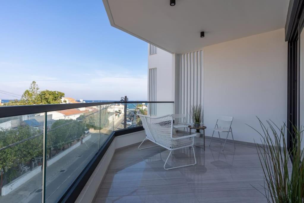Thalassa 2-bedroom In Daire